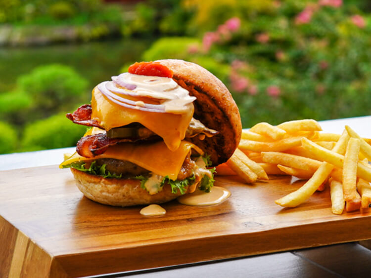 相楽園バーガー「KENKICHI」